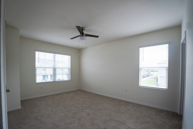 Building Photo - 2331 Gifford Dr