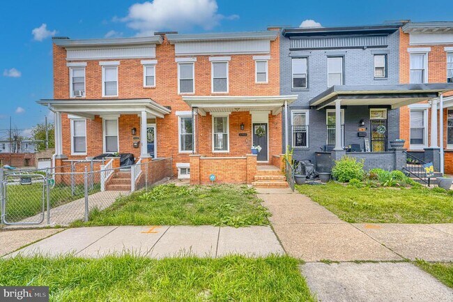 Building Photo - 1702 E 32nd St
