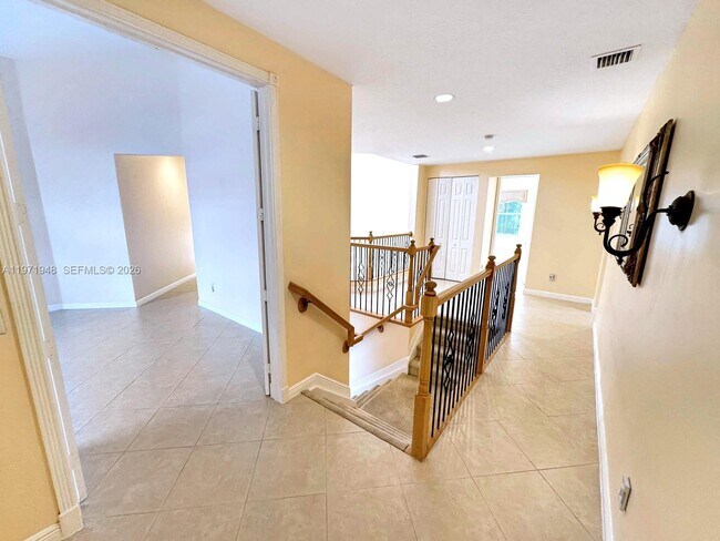 Building Photo - 5028 SW 170th Ave