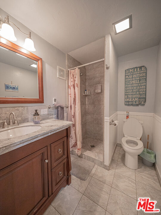 Building Photo - 233 Corona Cir