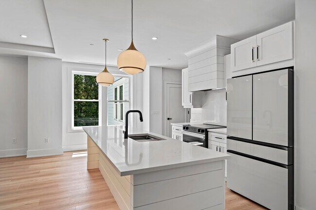 Building Photo - The Mark