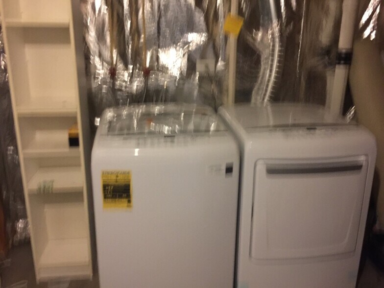 Building Photo - 8701 Rochelle Dr