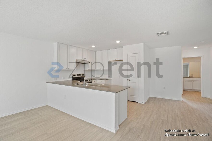 Building Photo - 3910 Poteet Pl