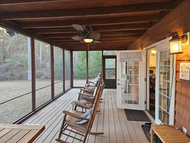 Building Photo - 3 Bedroom 2 Bath unfurnished home located in Sneads Ferry