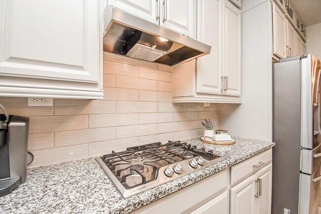 Building Photo - 3342 Breeze Bluff Way