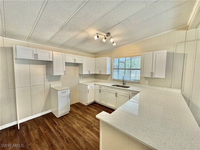 Building Photo - 1252 Henderson Creek Dr