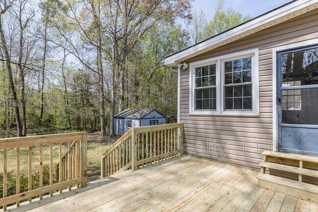 Building Photo - 409 Foxhall Dr