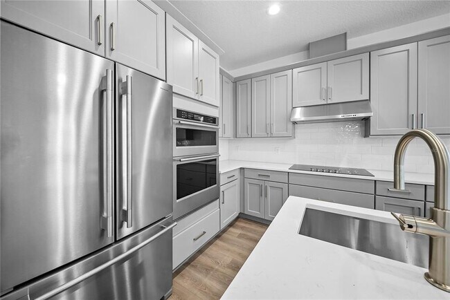 Building Photo - 1856 Crowncrest Dr