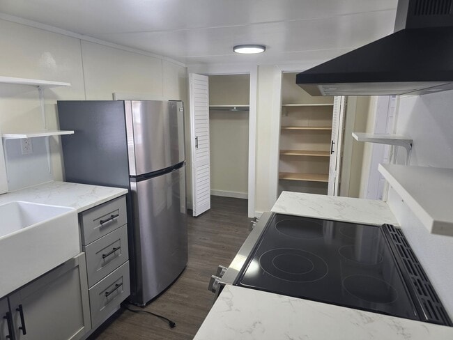 Building Photo - Updated 1-Bedroom, 1-Bathroom Home – $995/Month