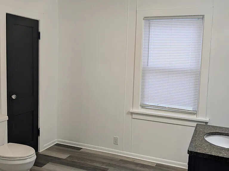 Building Photo - 922 Burdette St