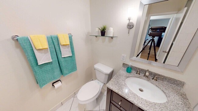 Building Photo - 45 Tamal Vista Blvd