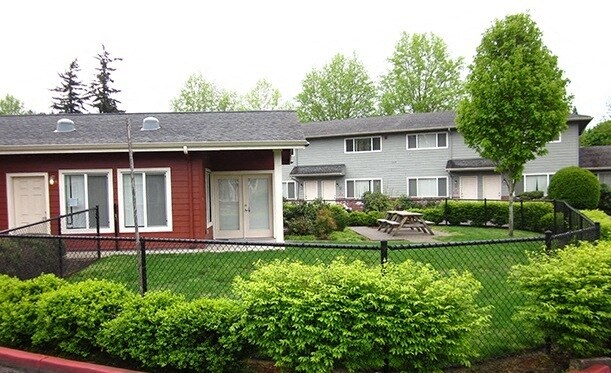 Building Photo - Bellrose Station