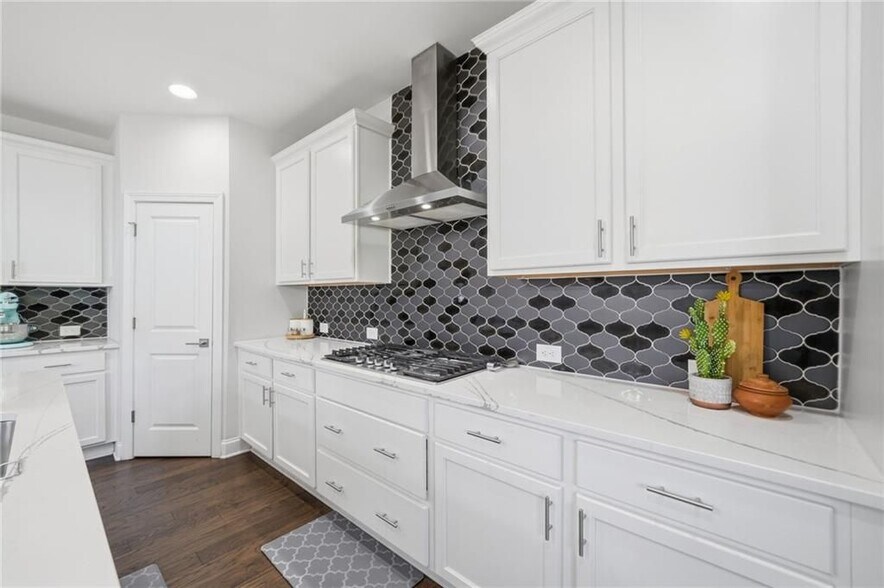 Building Photo - 4440 Kendall Pointe Dr