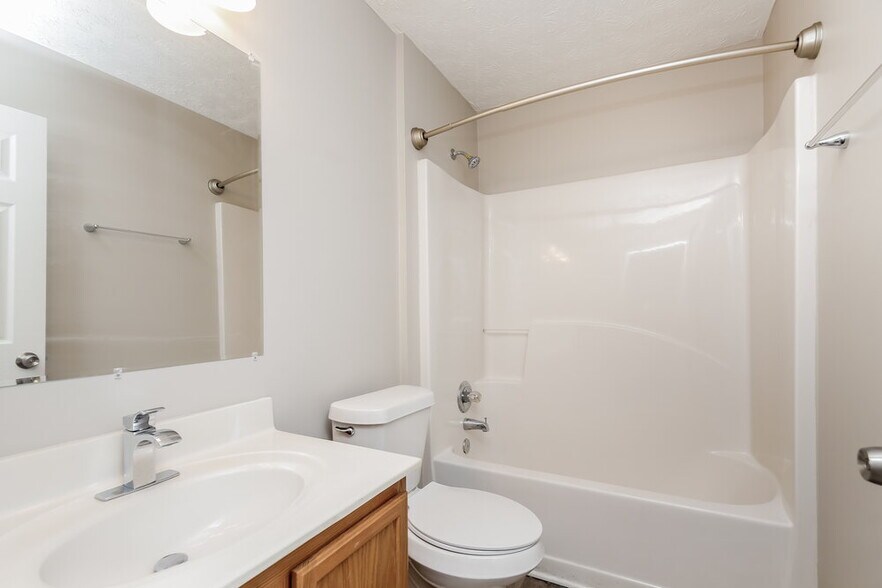 Building Photo - 372 Red Maple Way