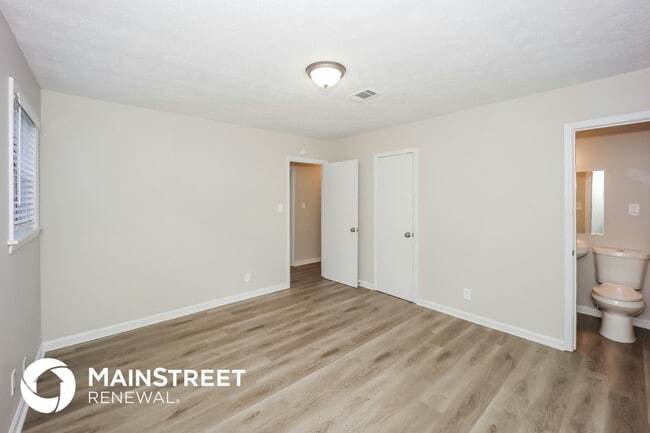 Building Photo - 3007 Carriage Ln