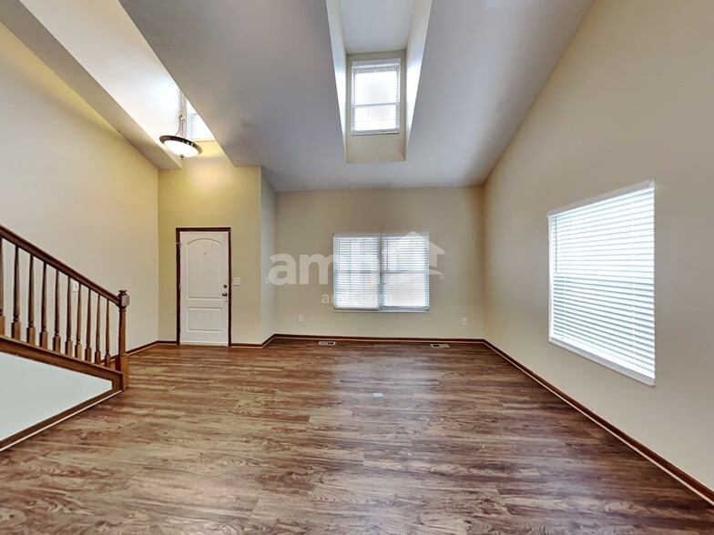 Building Photo - 5923 Aquamarine Dr