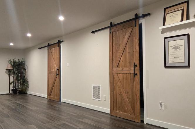 Building Photo - 6005 Calla Pl