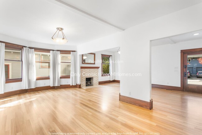Building Photo - Spacious Large Sanctuary in SE Portland’s ...
