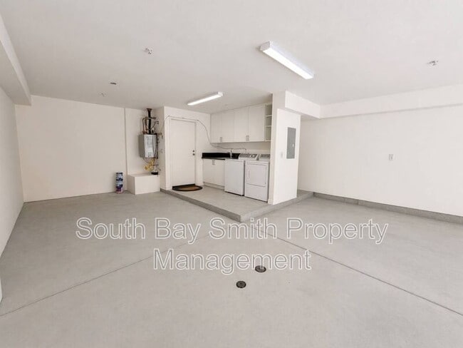 Building Photo - 84 Palos Verdes Blvd