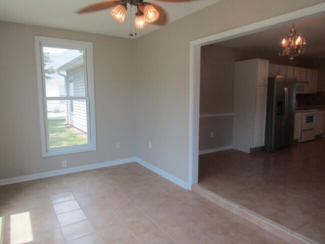 Building Photo - 2208 Seaford Dr