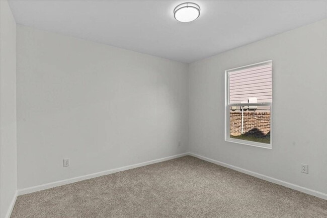 Building Photo - 359 Spruce Ln
