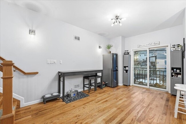 Building Photo - 285 Terrace Ave