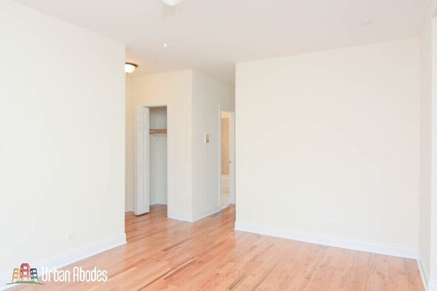 Building Photo - 625 W Cornelia Ave