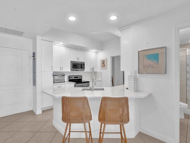 Building Photo - 801 S Olive Ave