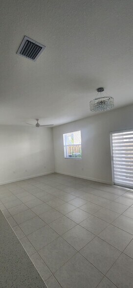 Building Photo - 105 SW 184th Pl