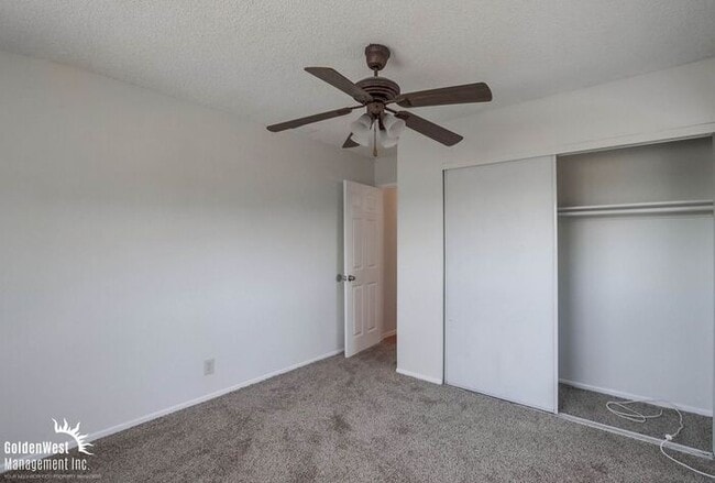 Building Photo - Spacious 4Bdm 2Ba Home with Open Floor Pla...