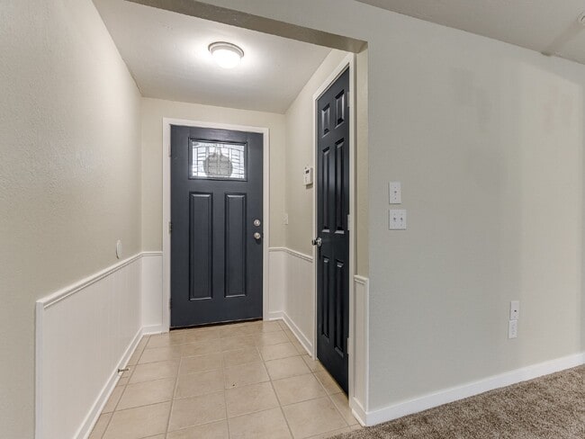 Building Photo - Super clean and updated!