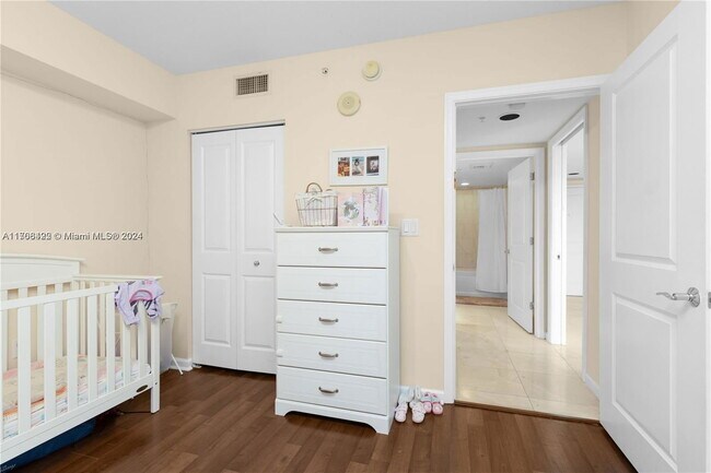 Building Photo - 610 W Las Olas Blvd