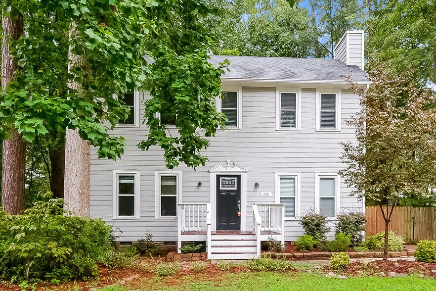 Primary Photo - 100 Remington Woods Dr