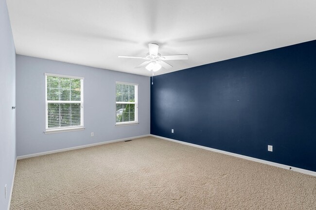 Building Photo - Stunning Former Display Home on a Quiet Cu...