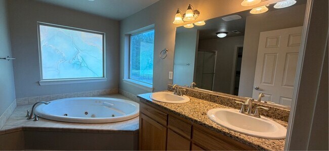 Building Photo - 2175 Mayfly St