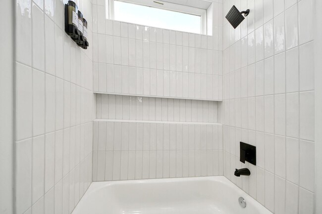 Building Photo - 3907 Maggie St