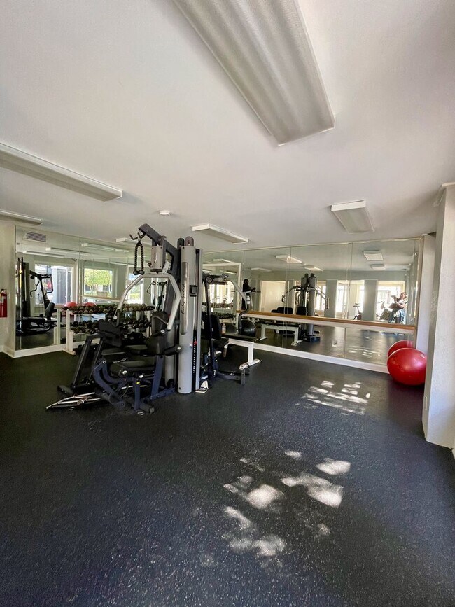 Building Photo - Condo in the Heart of Sandy Springs