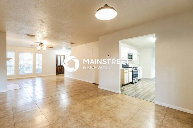 Building Photo - 4 Bedroom Pet-Friendly Home in PORTER, TX with Main Street Renewal