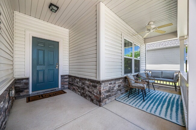 Building Photo - Amenity-Rich neighborhood!