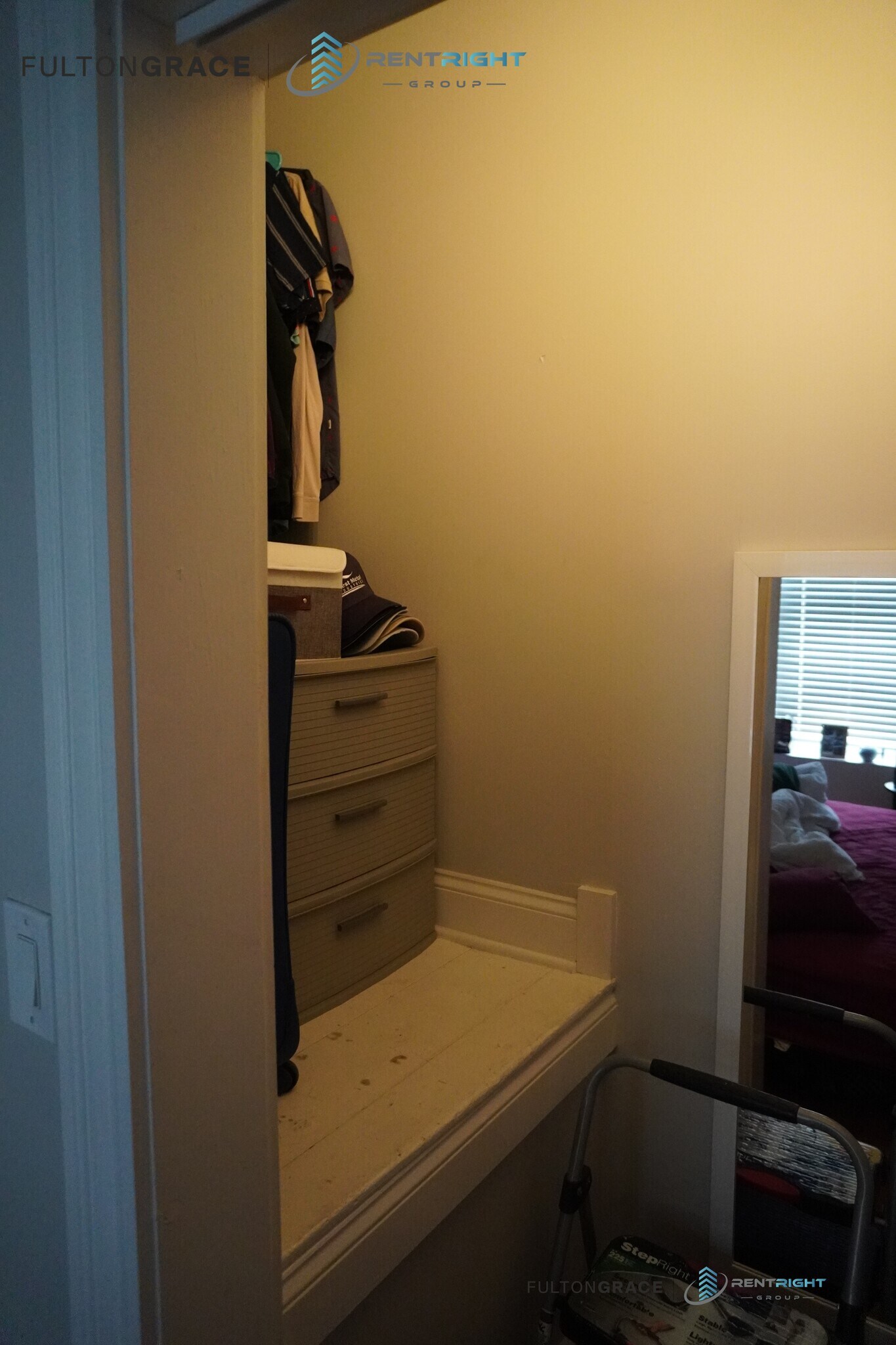 Building Photo - 1846 W 18th St