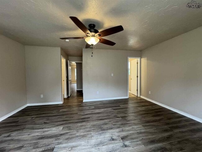 Building Photo - 1113 Sunset Ln