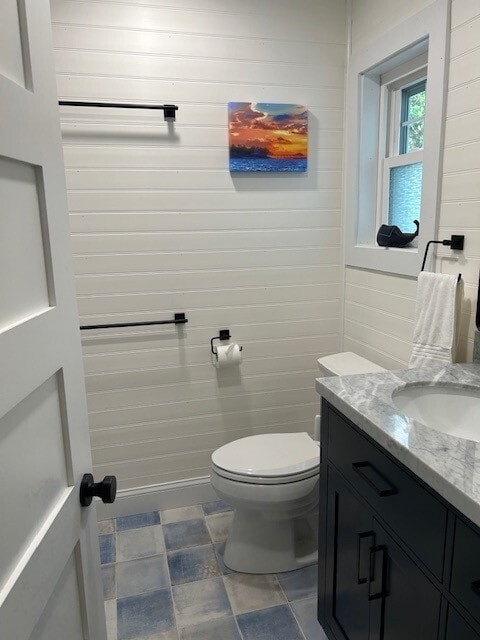 Hall Bath - 401 Steel Rd