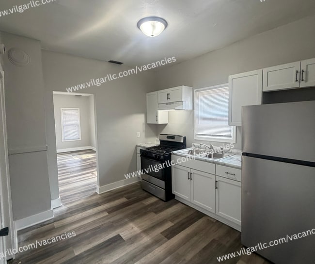 Building Photo - Hot Offer: $999 Rent for Your First 6 Months!