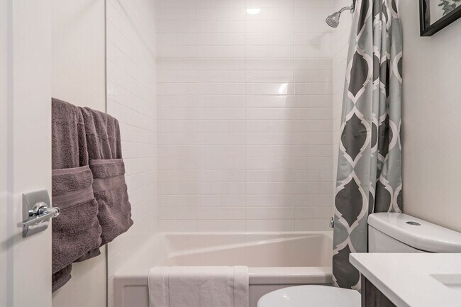 Building Photo - 1835 14th Ave