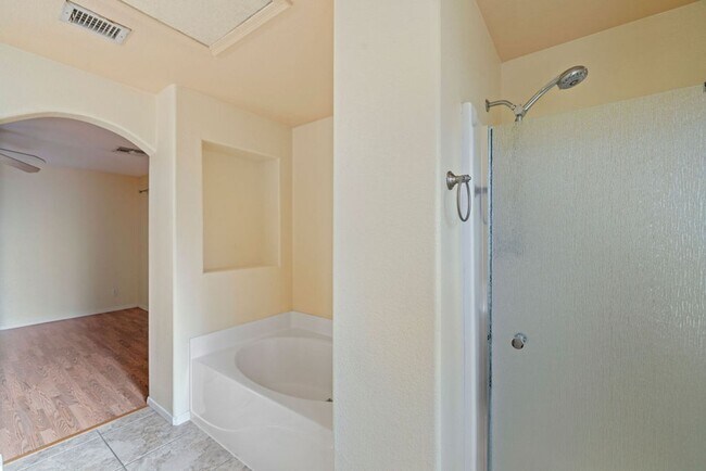 Building Photo - 4 Bedroom Home In Award Winning Vail Schoo...
