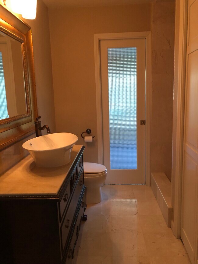 3d W/C with shower and laundry facilities - 5930 Long Acres Ct