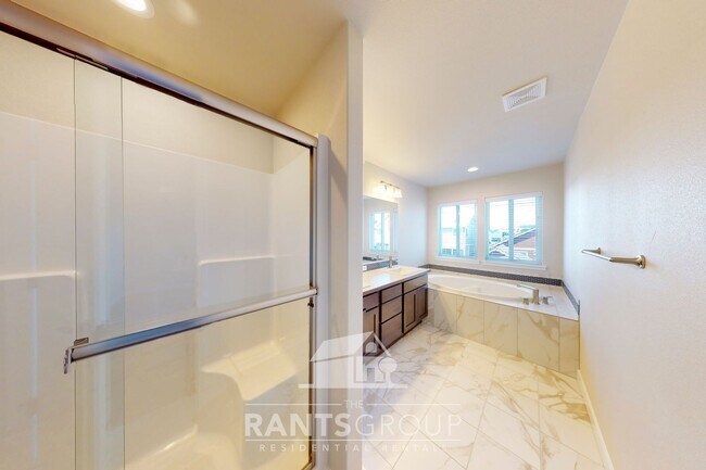 Building Photo - Beautiful Home in Newer Subdivision! Easy freeway access!