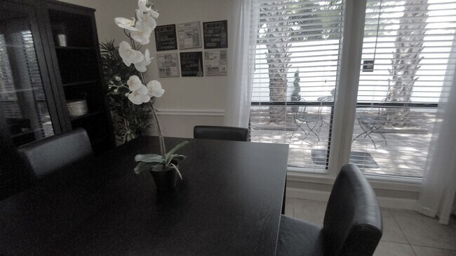 Building Photo - Beautiful  Furnished 1/1 condo x Rent  in Winter Park Next to Full Sail University !