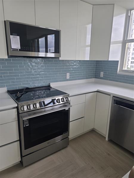 Building Photo - 328 N Ocean Blvd