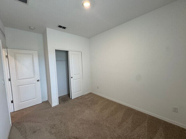 Building Photo - Fall Into Savings –Rent Reduced! Housing Choice Vouchers Accepted!